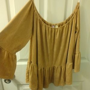 Alya off the shoulder top